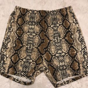 Reptile biker short